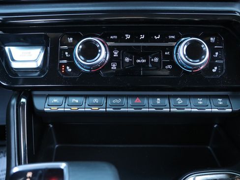 Used 2024 GMC Sierra 1500 AT4X image 22