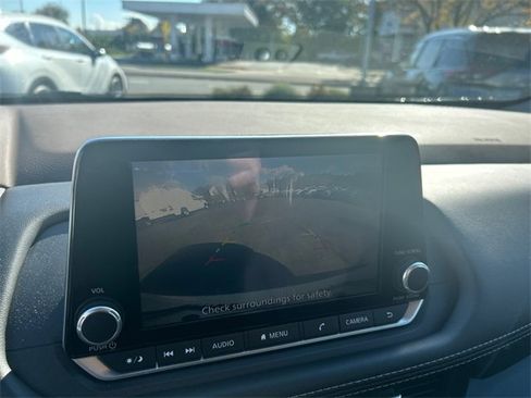 Certified 2023 Nissan Rogue S image 17