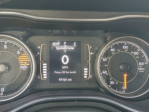 Used 2019 Jeep Cherokee Latitude Plus w/ Comfort/Convenience Group AWD/4WD image 25
