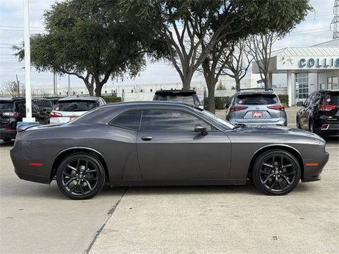Used 2020 Dodge Challenger SXT w/ Blacktop Package image 3