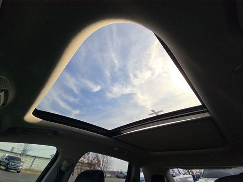 Used 2022 Lincoln Nautilus Reserve w/ Equipment Group 201A image 22