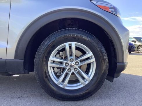 Used 2020 Ford Explorer XLT w/ Comfort Package image 38