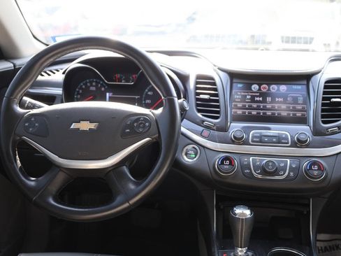 Used 2018 Chevrolet Impala LT FWD image 23
