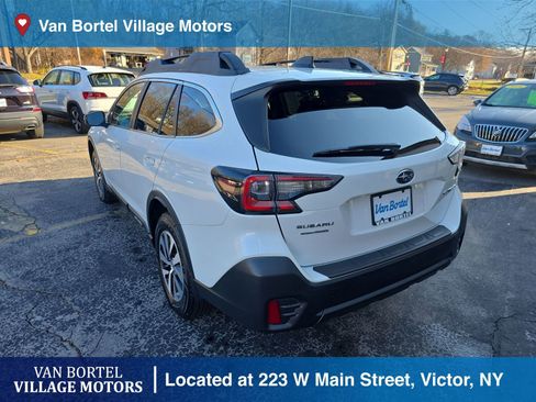 Used 2022 Subaru Outback Premium image 7
