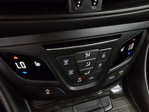 Used 2016 Buick Envision Premium AWD/4WD image 18