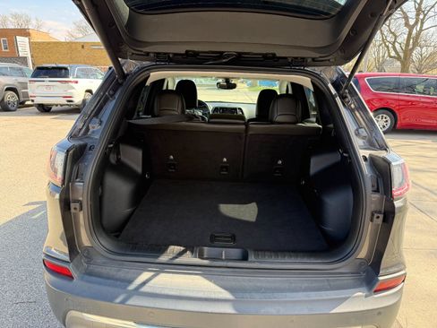 Used 2019 Jeep Cherokee Limited AWD/4WD image 14