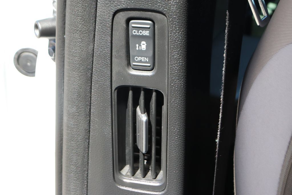 Used 2021 Honda Odyssey EX image 38