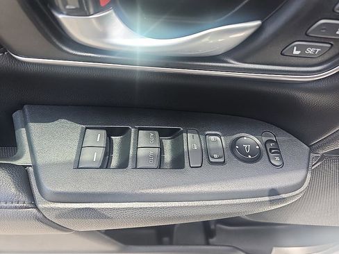Used 2018 Honda CR-V Touring image 13
