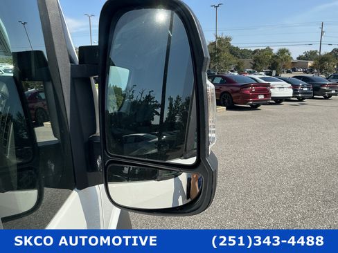 Used 2025 RAM ProMaster 2500 w/ Convenience Group FWD image 10