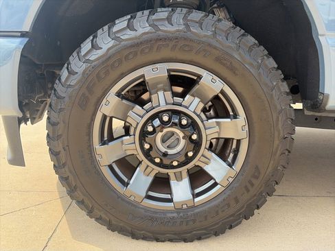 Used 2023 Ford F250 Lariat w/ Sport Appearance Package AWD/4WD image 9