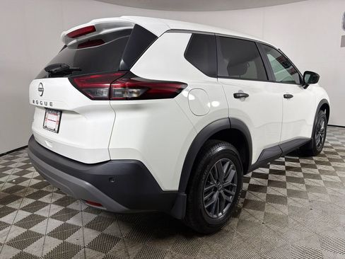 Used 2023 Nissan Rogue S image 3