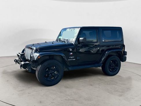 Used 2018 Jeep Wrangler Sahara w/ Connectivity Group AWD/4WD image 1