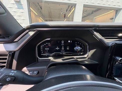 Used 2023 GMC Sierra 1500 Denali w/ Denali Reserve Package AWD/4WD image 18