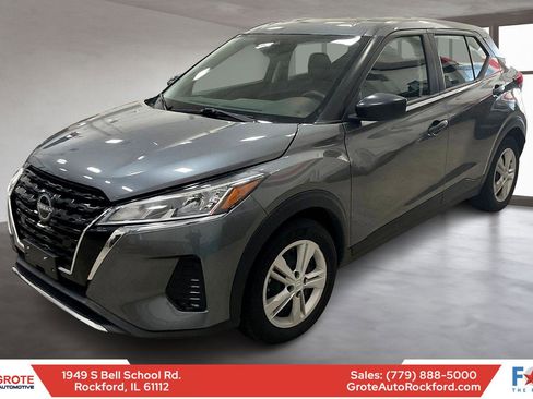 Used 2024 Nissan Kicks S image 1