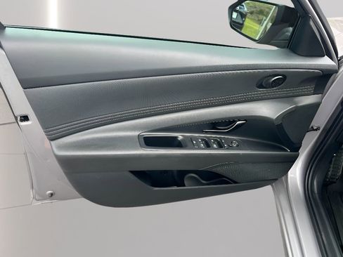 Used 2025 Hyundai Elantra Sport FWD image 19
