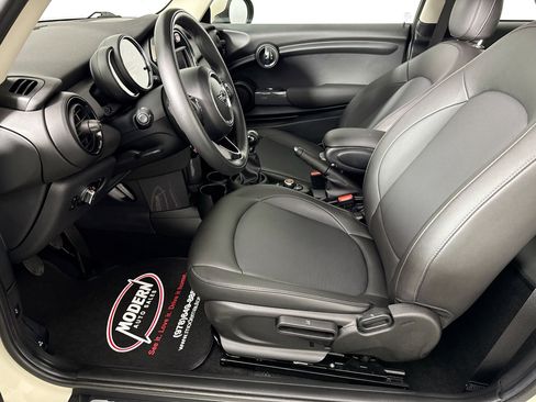 Used 2019 MINI Cooper 2-Door Hardtop image 17