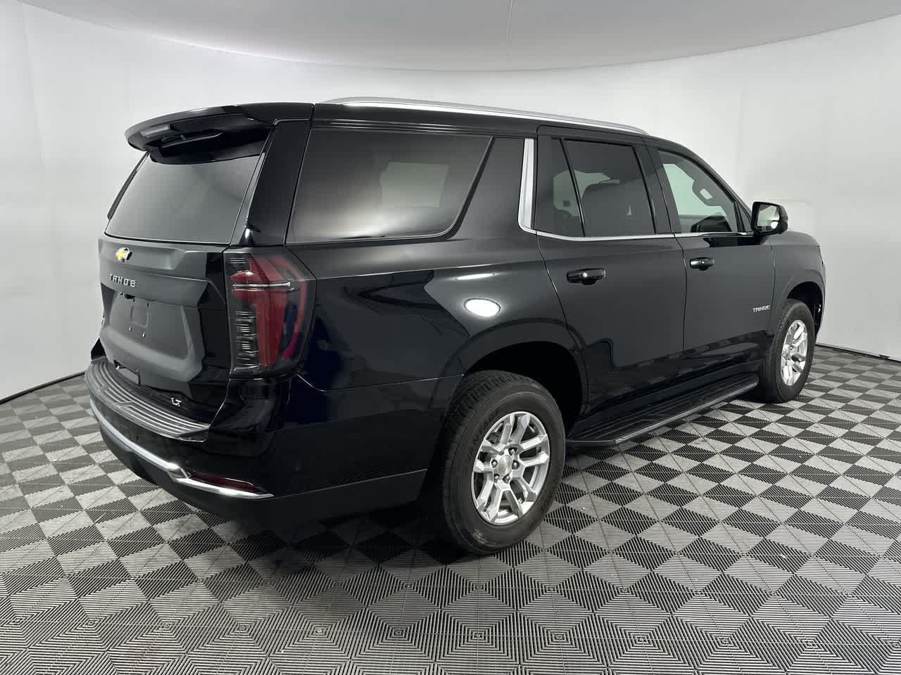 Used 2025 Chevrolet Tahoe LT AWD/4WD image 8