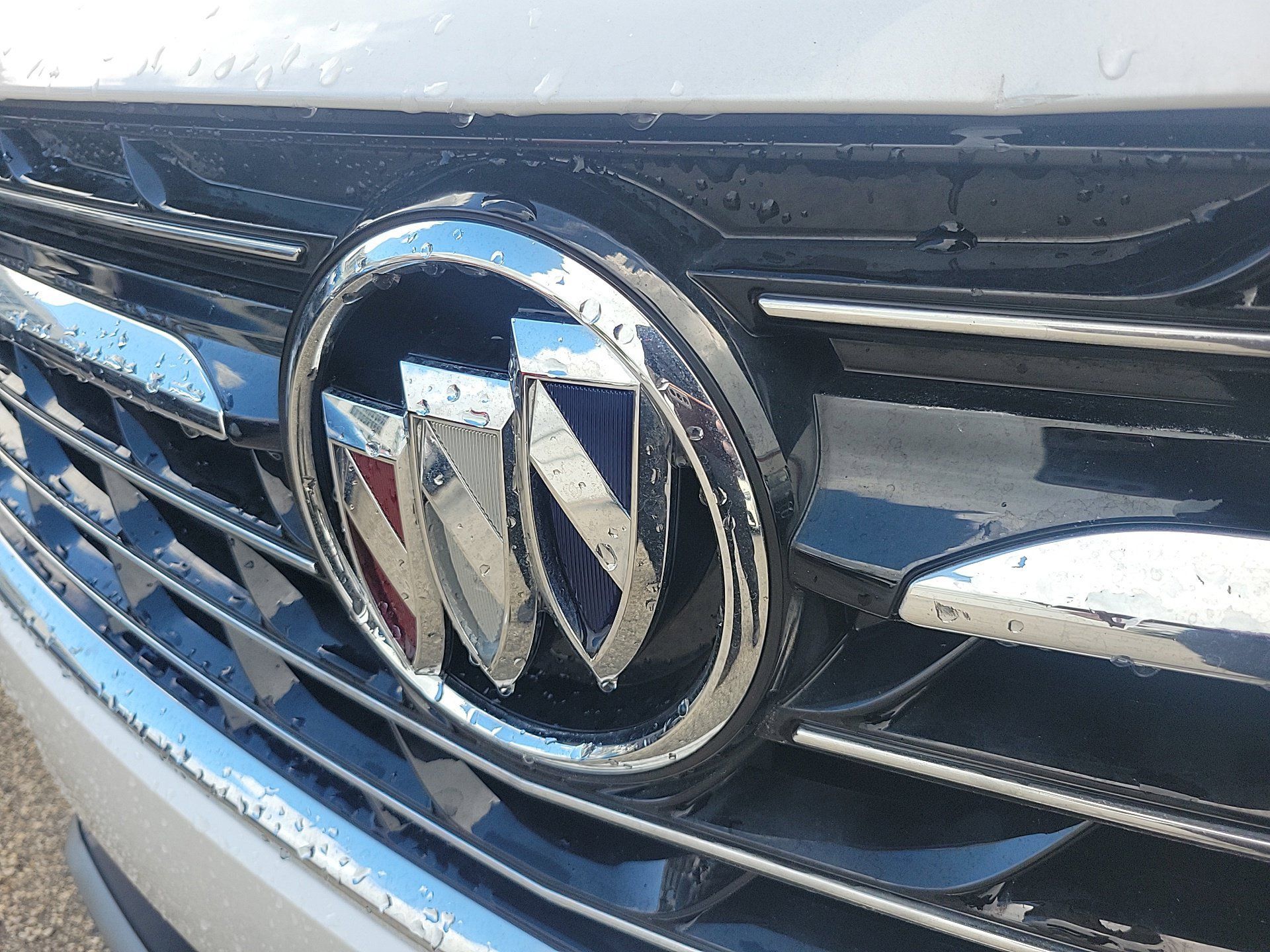 Used 2023 Buick Envision Essence AWD/4WD image 5