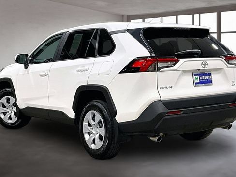 Used 2025 Toyota RAV4 LE AWD/4WD image 4