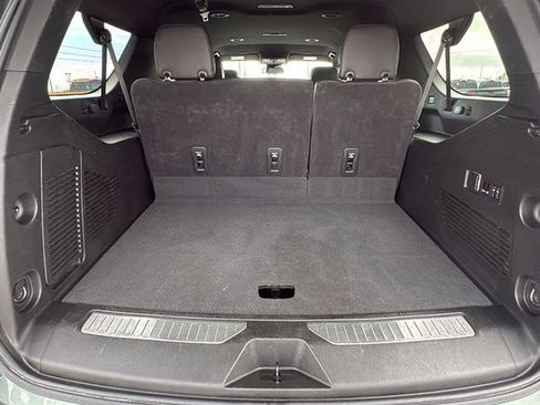 Used 2023 Chevrolet Suburban Premier image 13