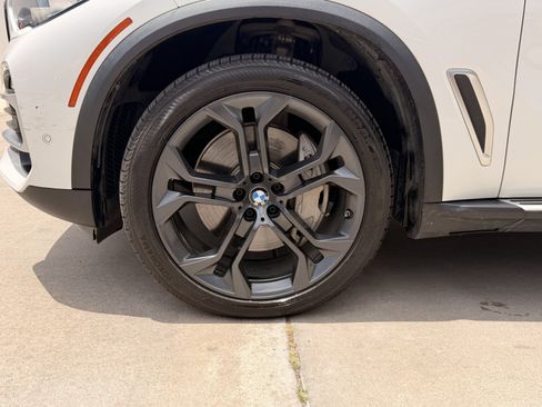 Used 2019 BMW X5 xDrive50i w/ Luxury Seating Package AWD/4WD image 31