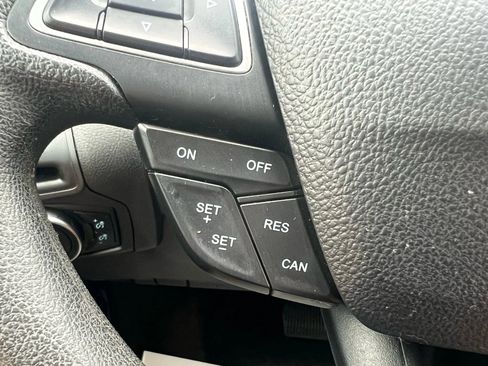 Used 2016 Ford Focus SE image 12