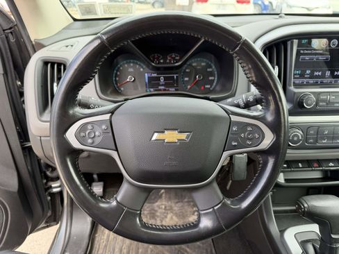 Used 2018 Chevrolet Colorado LT w/ LT Convenience Package image 18