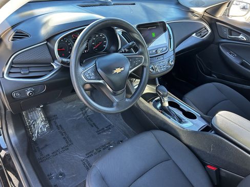Used 2021 Chevrolet Malibu LT image 17