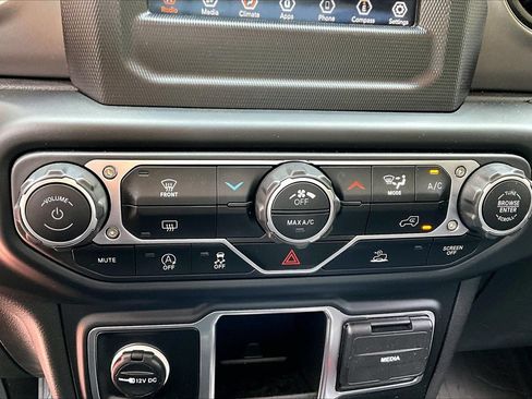 Used 2023 Jeep Wrangler Sport AWD/4WD image 21