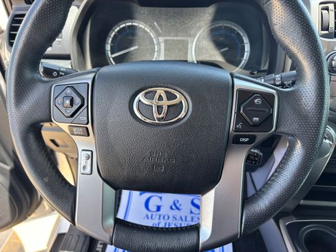 Used 2019 Toyota 4Runner SR5 AWD/4WD image 20