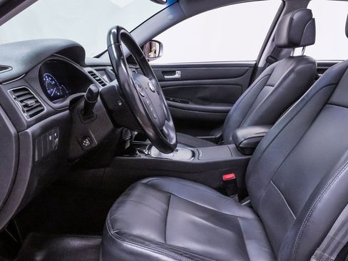 Used 2013 Hyundai Genesis 3.8 w/ Premium Pkg image 9