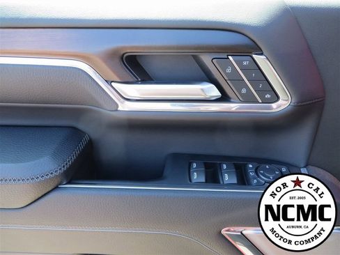 Used 2024 GMC Sierra 2500 Denali w/ Denali Reserve Package image 29