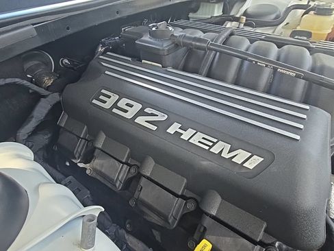Used 2016 Dodge Challenger SRT w/ Technology Group RWD image 40