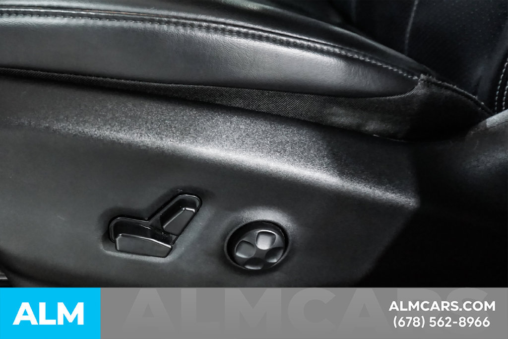 Used 2023 Chrysler Pacifica Touring-L FWD image 32