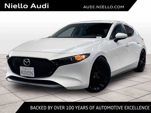 Used 2020 MAZDA MAZDA3 Hatchback image 1