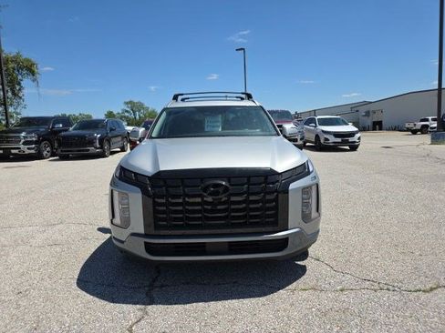 Used 2023 Hyundai Palisade SEL w/ Premium Package AWD/4WD image 2