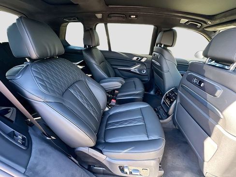 New 2026 BMW X7 M60i image 23