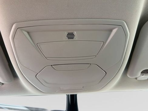 Used 2017 Ford C-MAX Energi Titanium w/ Equipment Group 501A FWD image 31