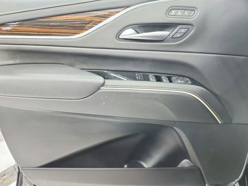Used 2023 Cadillac Escalade ESV Premium Luxury RWD image 35