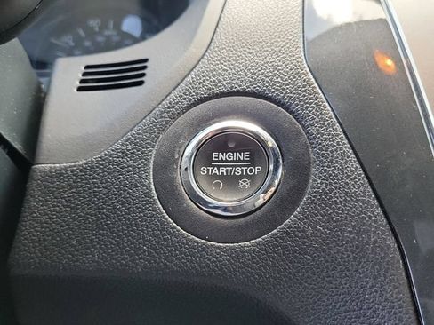 Used 2017 Ford Explorer XLT FWD image 25