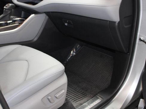 Used 2024 Toyota Highlander Platinum image 38