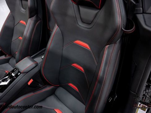 Used 2021 Lamborghini Huracan EVO image 21