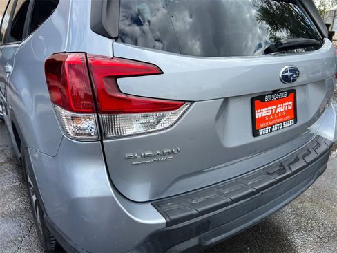 Used 2019 Subaru Forester Premium image 29