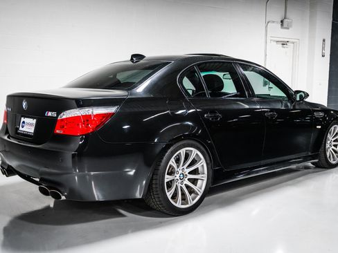 Used 2007 BMW M5 RWD image 3