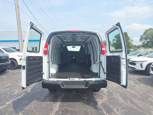 New 2026 Chevrolet Express 3500 Extended w/ Driver Convenience Package RWD image 8
