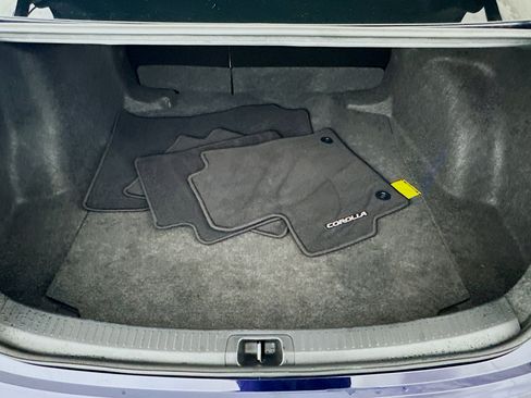Used 2025 Toyota Corolla LE FWD image 30