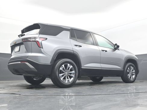 Used 2025 Chevrolet Equinox LT FWD image 30