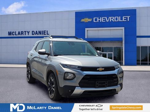 Used 2023 Chevrolet TrailBlazer LT FWD image 1