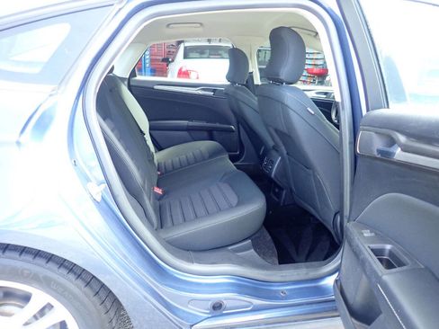 Used 2018 Ford Fusion SE w/ Fusion SE Technology Package image 28