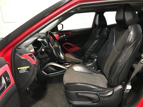 Used 2015 Hyundai Veloster FWD image 11